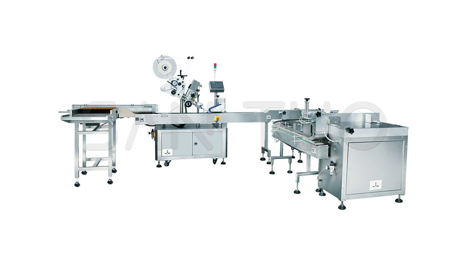 Vertical Feeding/Horizontal Labeling with Tray Separator
